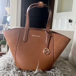 Michael Kors Portia Large Tote Leather